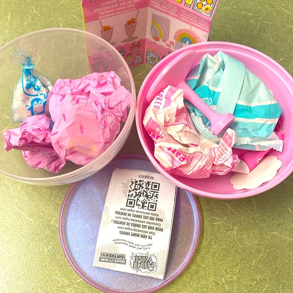 ⚜️MiniVerse Rainbow Shakes Series 1 Birthday!  NWT! - Picture 2 of 3